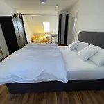 Geraeumige 3-Zimmer-Ferienwohnung Im Herzen Von Kassel