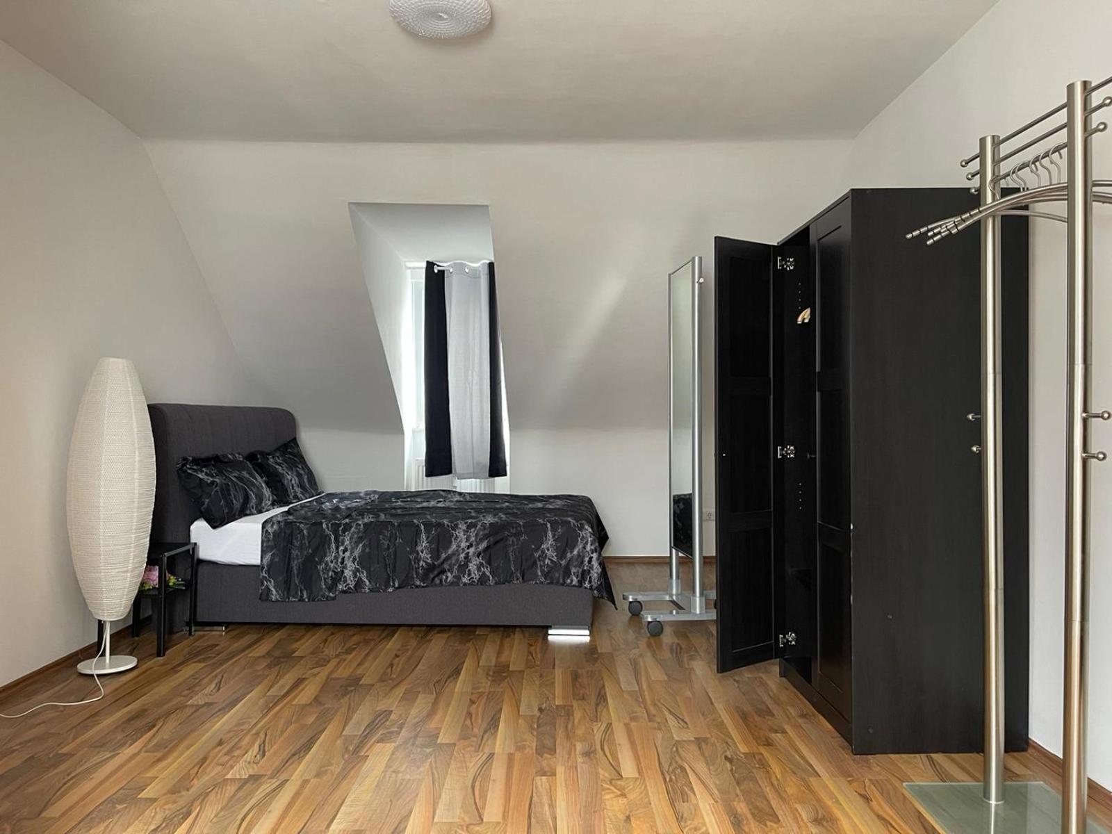 Geraeumige 3-zimmer-ferienwohnung Im Herzen Von Appartement *