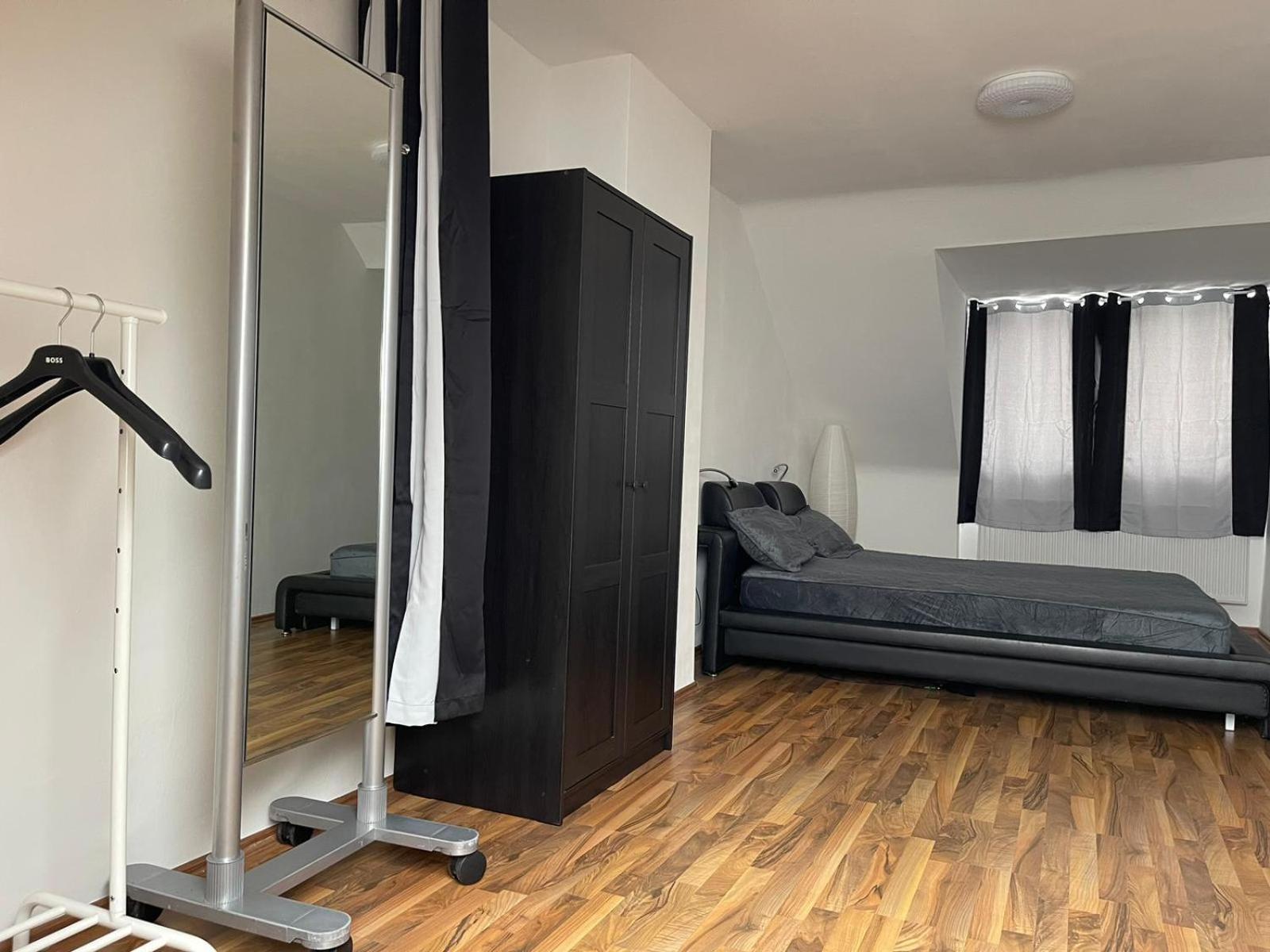 Geraeumige 3-zimmer-ferienwohnung Im Herzen Von Appartement *