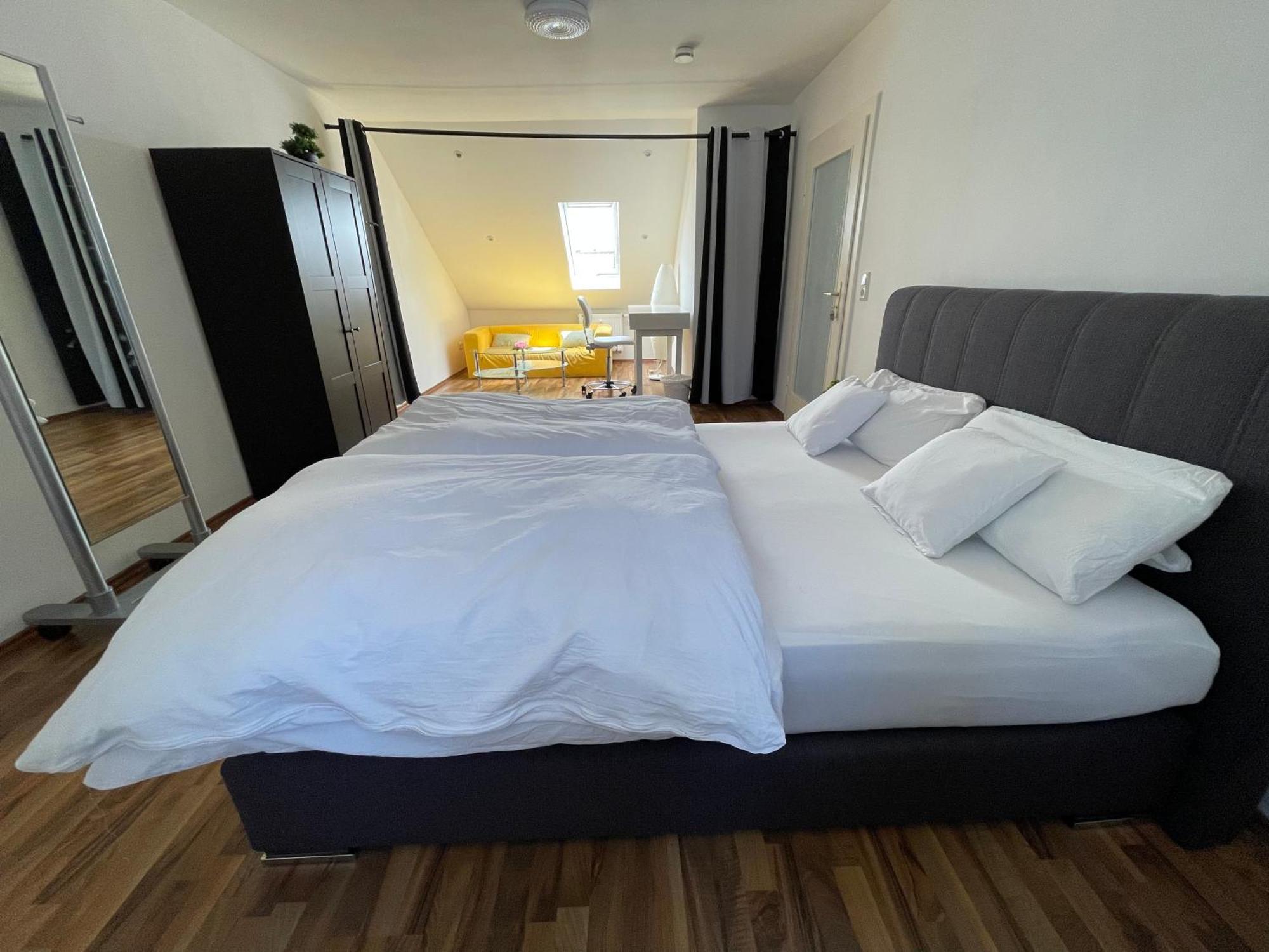 Geraeumige 3-zimmer-ferienwohnung Im Herzen Von Appartement