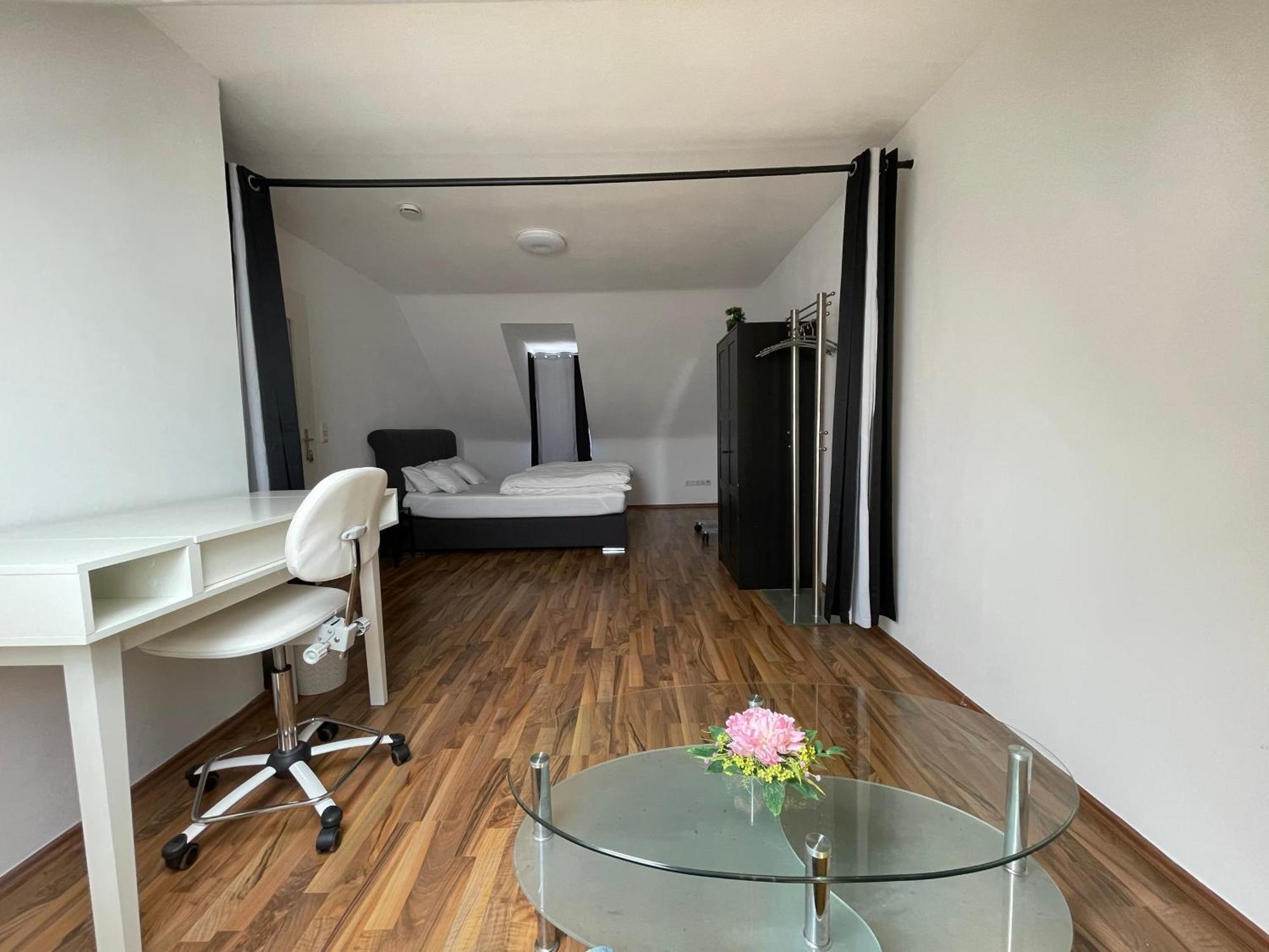 Geraeumige 3-zimmer-ferienwohnung Im Herzen Von *