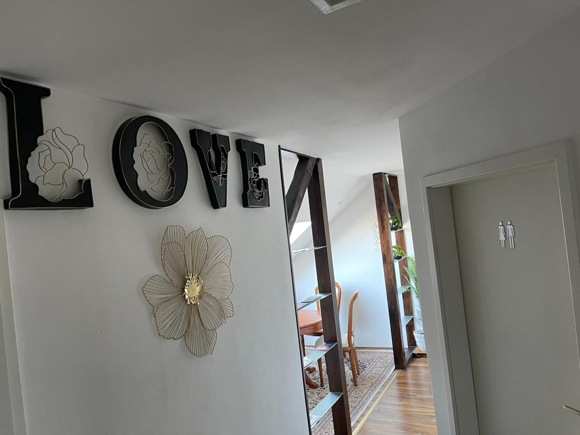 Appartement Geraeumige 3-zimmer-ferienwohnung Im Herzen Von Kassel